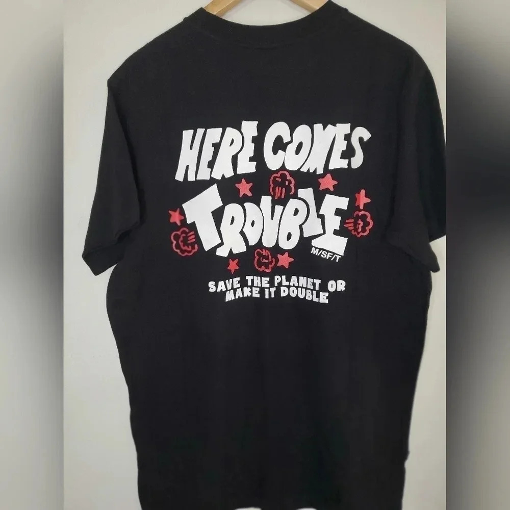 M/FT/TS MAD MIND NWT GRAPHIC TEE SIZE M "HEAT‎ WAVE /HERE COMES TROUBLE"